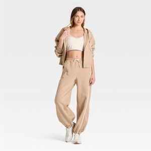 Women's Tan Jogger Pants Barrel JoyLab XS Cream NEW Fleece Sweatpants Lounge
